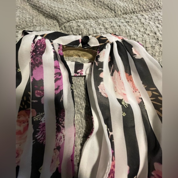 Vintage Guess Flower BodySuit - Picture 4 of 6